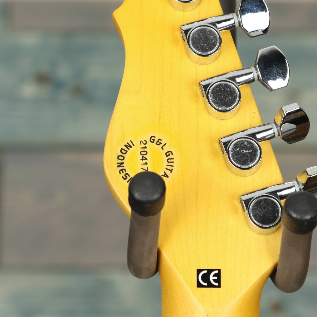3-Tone Sunburst Semi-Hollow Electric Guitar R129913