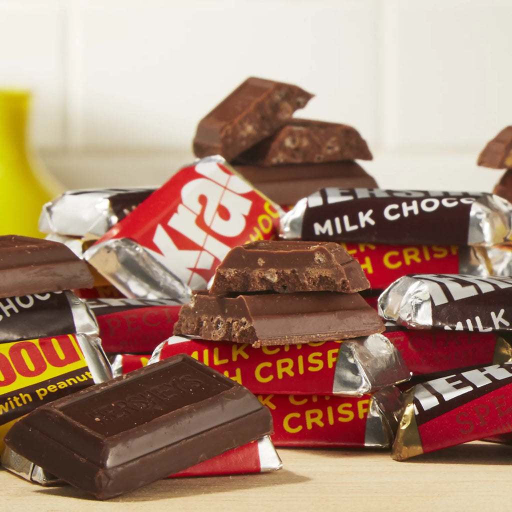 40 Oz Miniatures Assortment Chocolate Candy N210