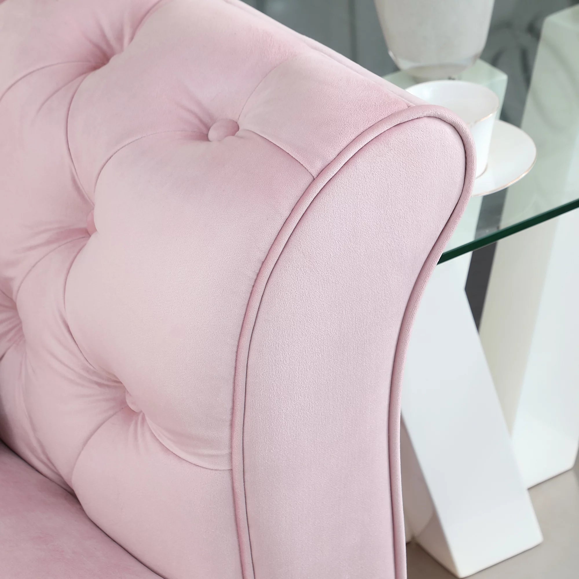 Pink Tufted Fabric Sofa with Scroll Arm Z346119