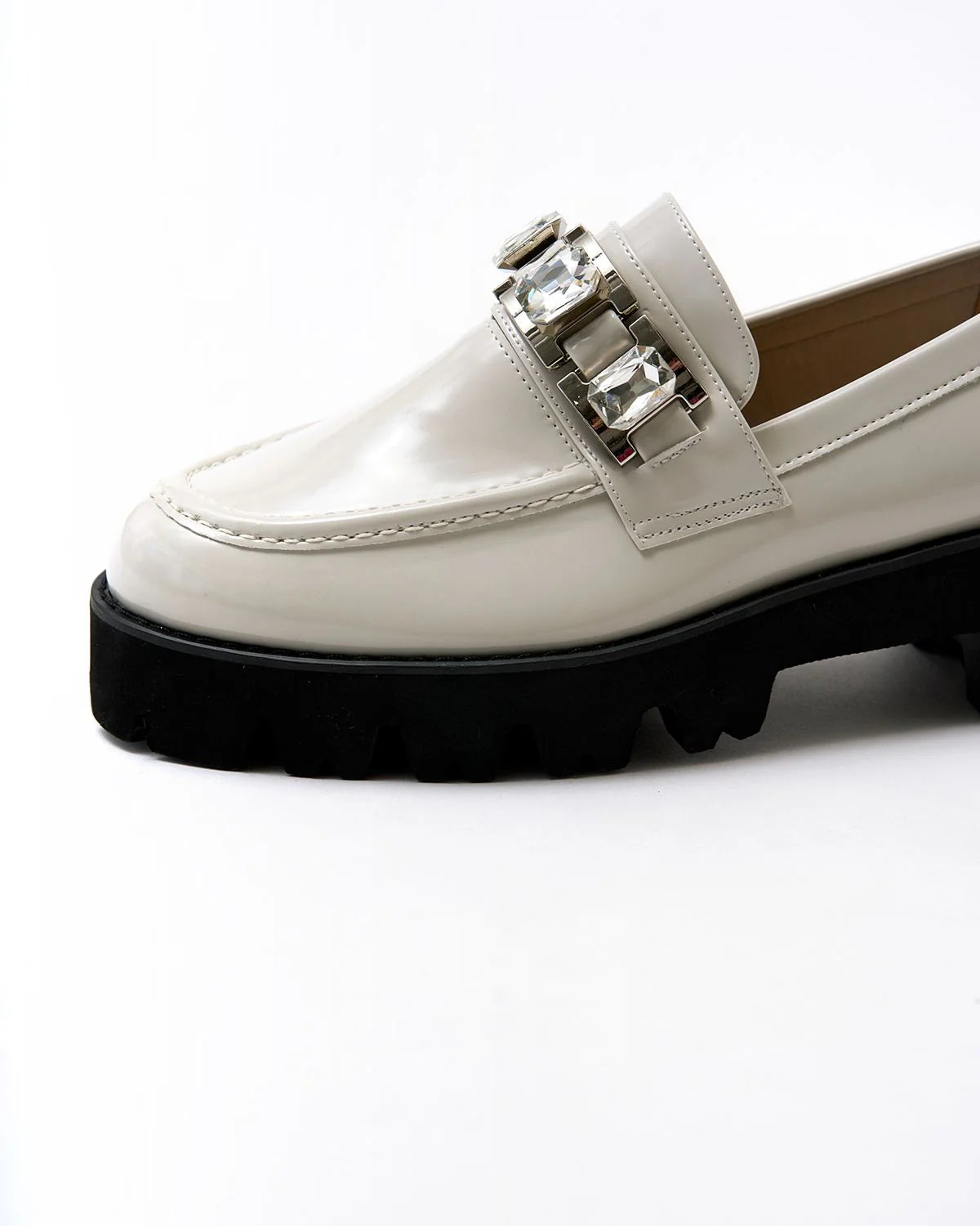 Track Sole Beaded Loafers H69262