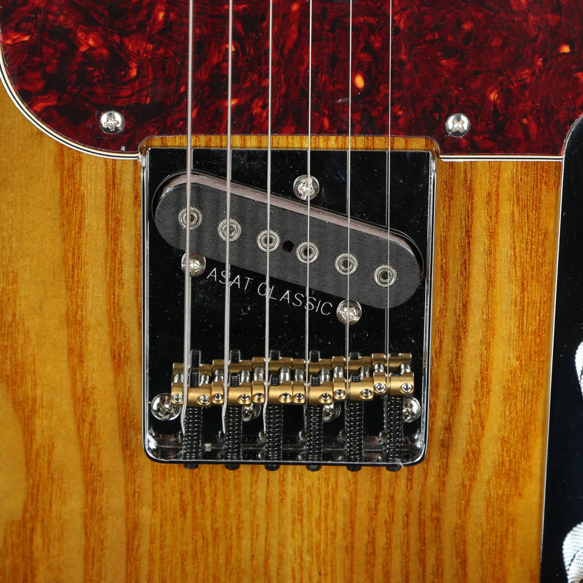 3-Tone Sunburst Semi-Hollow Electric Guitar R129913