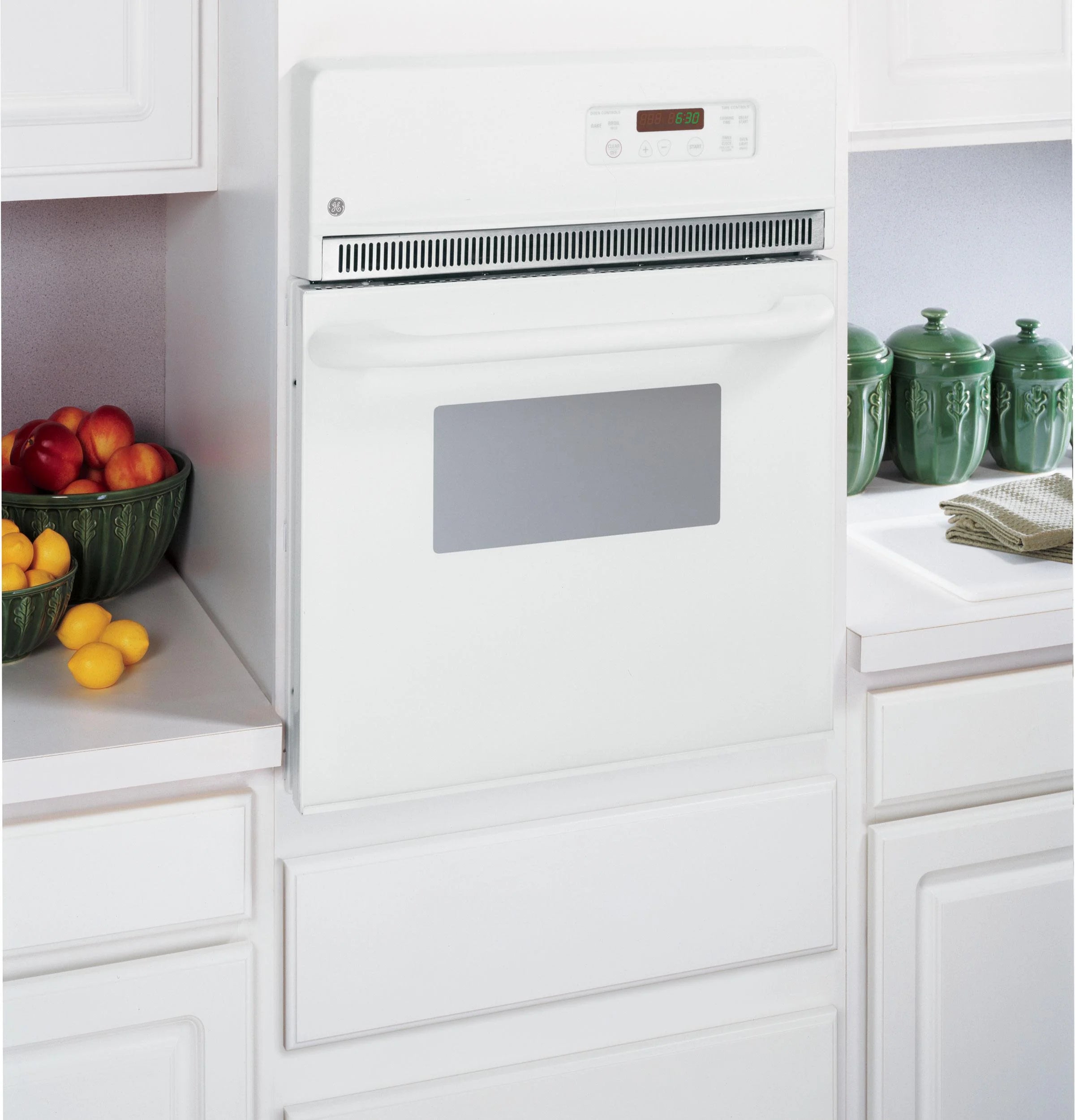 24 Electric Single Self-Cleaning Wall Oven J528873