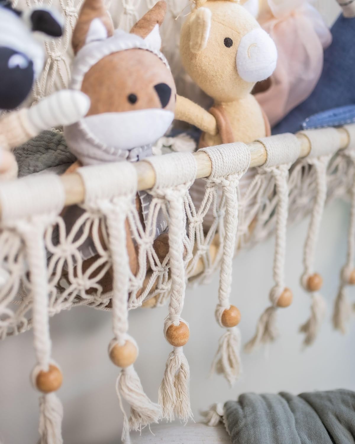 Macrame Hanging Storage Bin H207