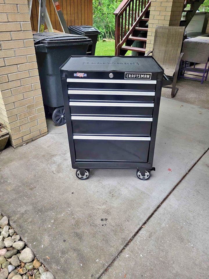 26.5-in W x 34-in H 5-Drawer Steel Rolling Tool Cabinet P504