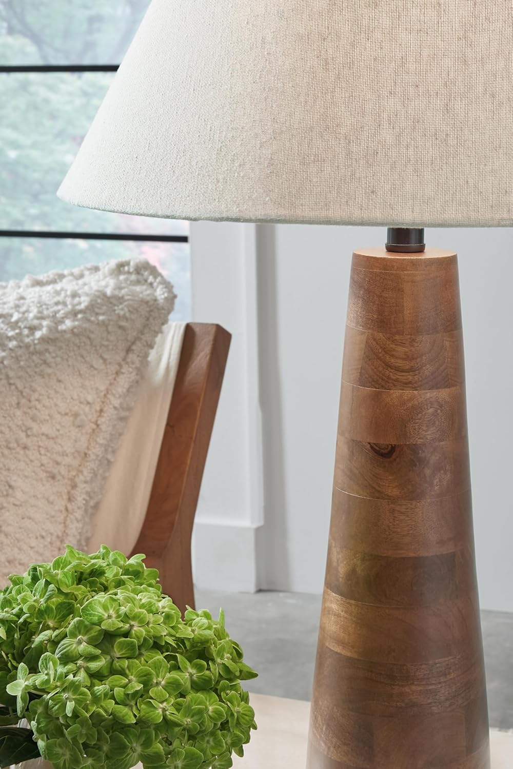 Light Brown Wood Table Lamp with 3-Way Switch U895