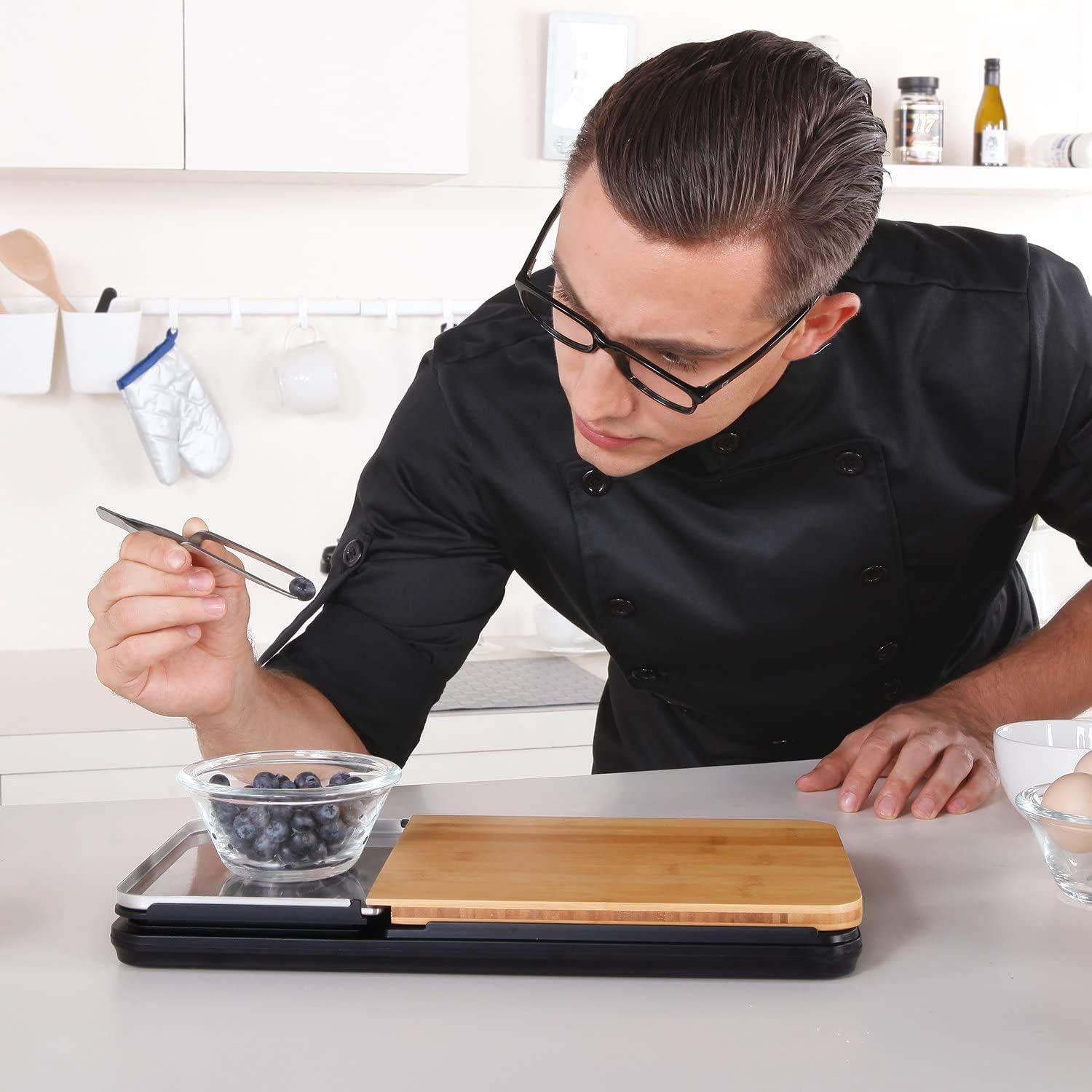 3 in 1 Digital Kitchen Scale with Removable Cutting Board & Tray B5769