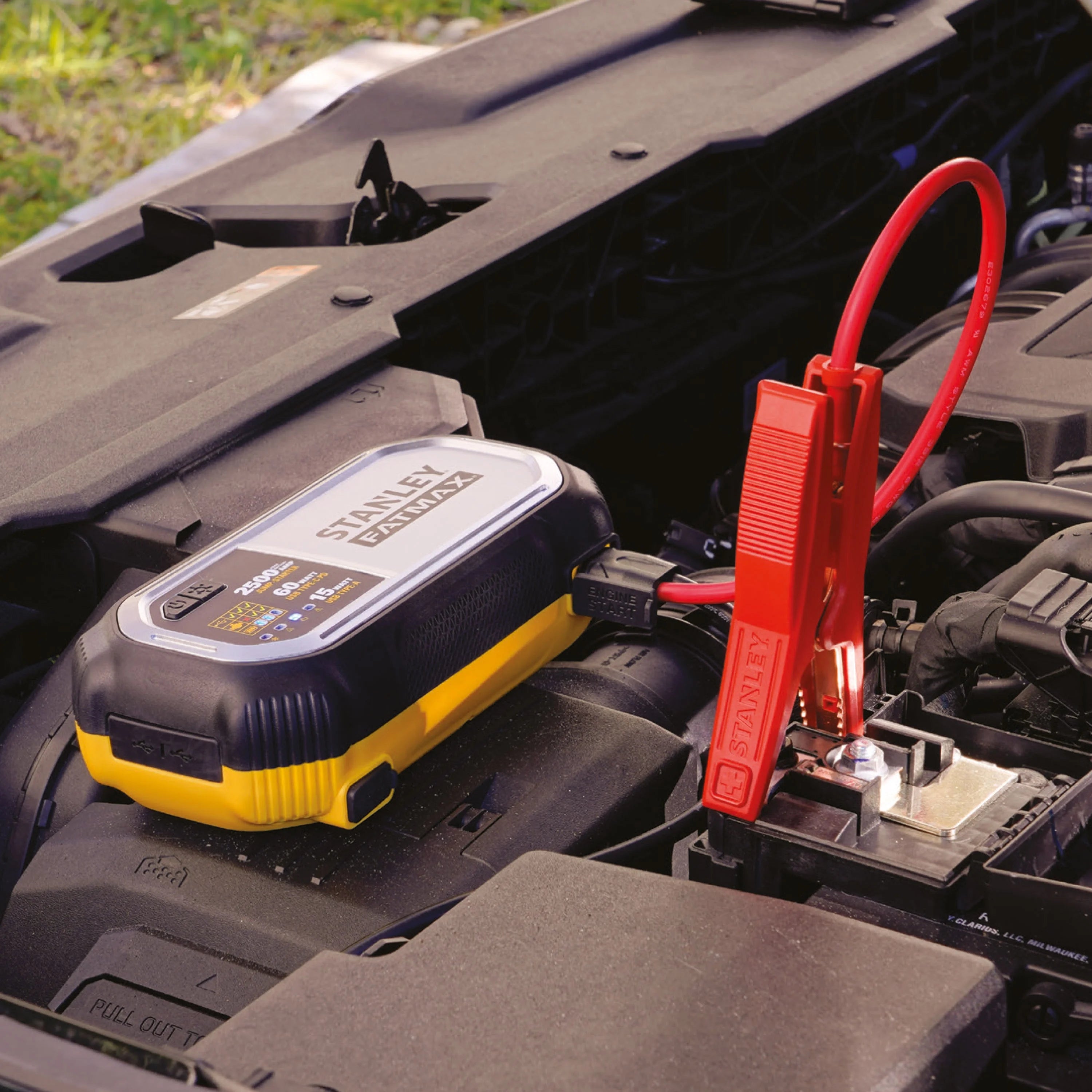 2500 Amp Lithium Jump Starter With USB Power Bank I380085