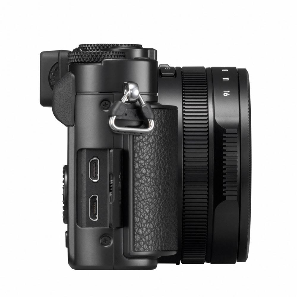 Black Digital Camera Y567675