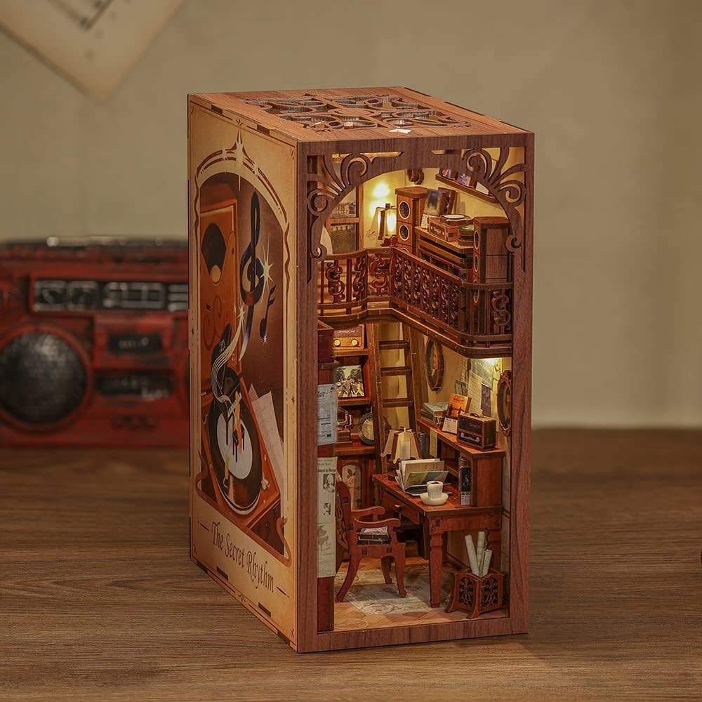 Book Nook Kit with LED Light Y330564