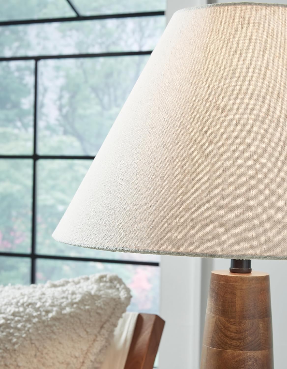Light Brown Wood Table Lamp with 3-Way Switch U895