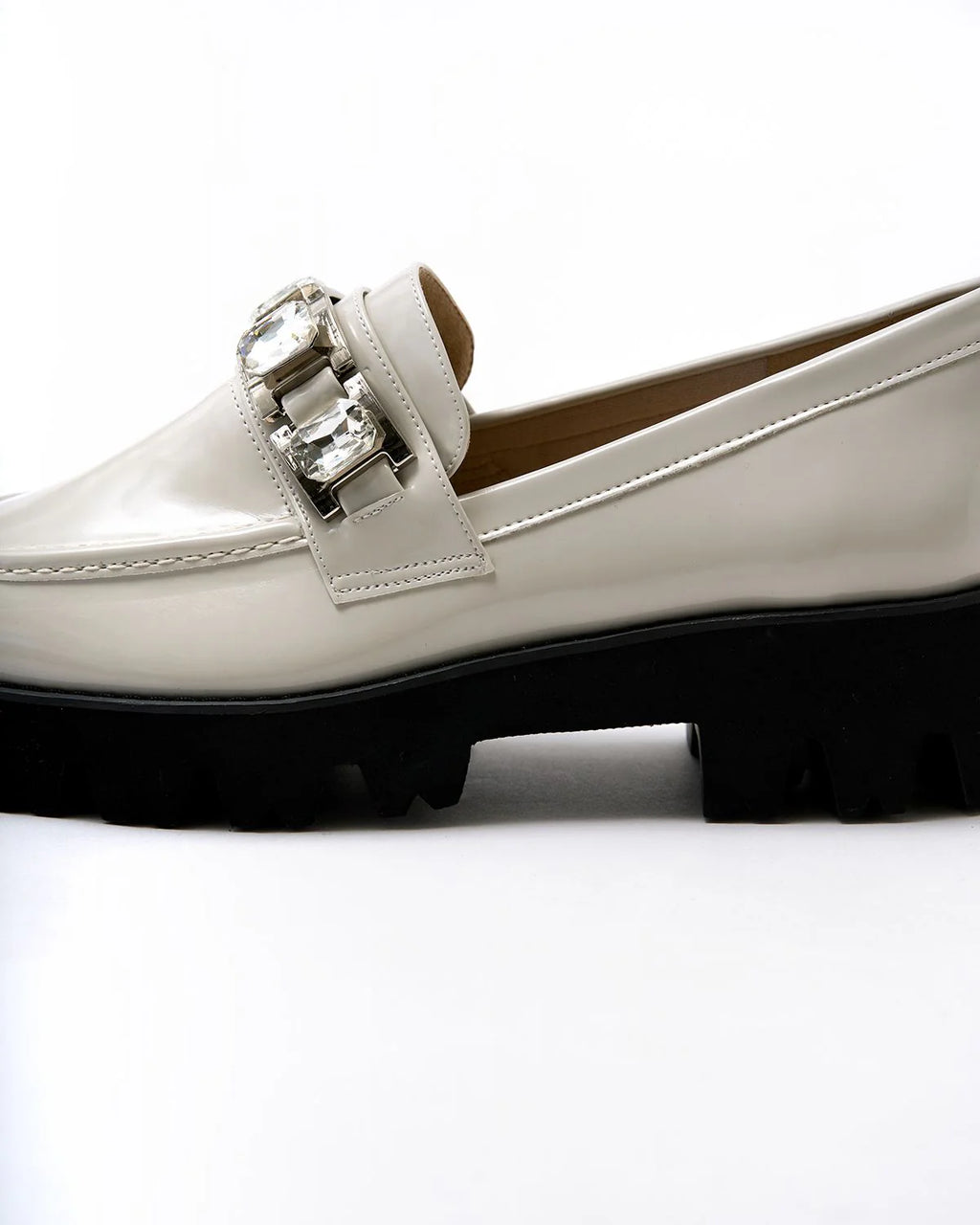 Track Sole Beaded Loafers H69262