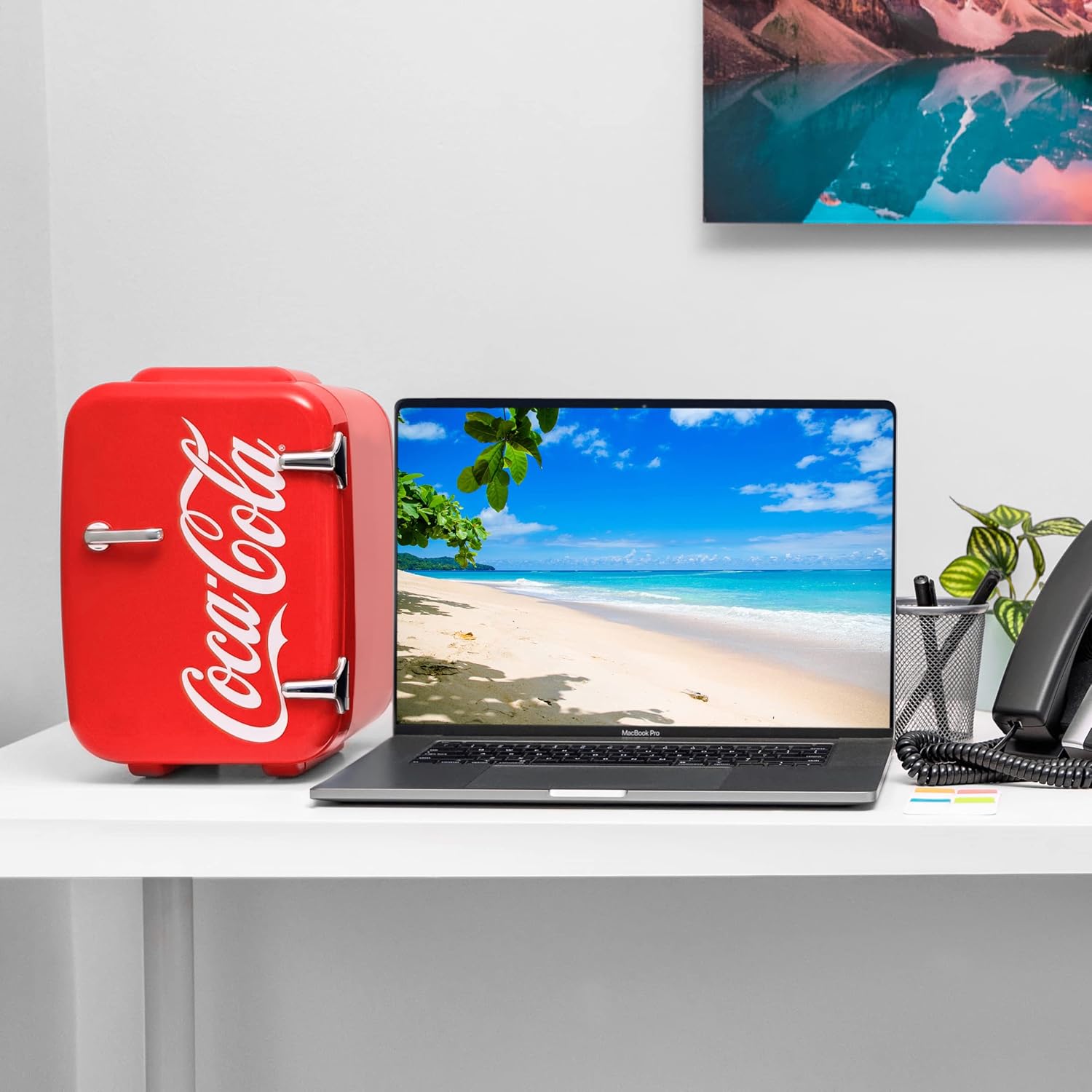 Retro Mini Fridge 4L 6 Can Portable Cooler Warmer Red G10093